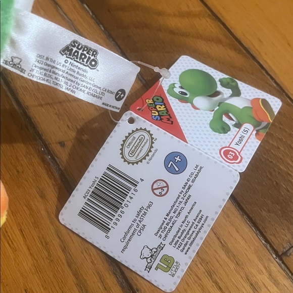 Yoshi Stuffed Plush NEW: Mario All Star Coll Walmart Comic con 2025 Made Vietnam - Picture 7 of 10